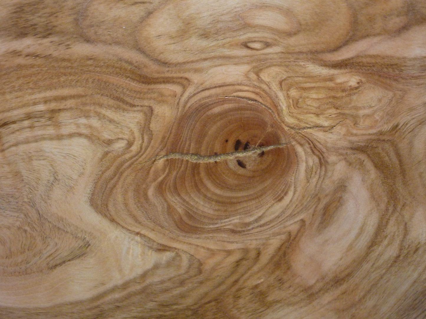 Cherry chopping board with Epoxy